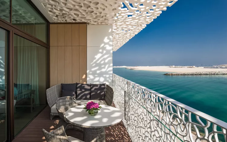 africa-and-the-middle-east-bulgari-hotel-and-resorts-dubai-ITLIST0318-ef4aba0f8856461187998075731958a8[1]